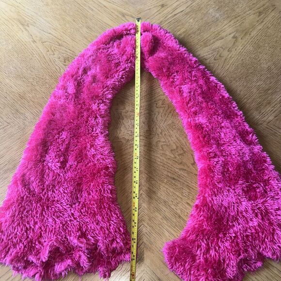 2000s Y2K Retro Pink Super Soft Stretchy Fluffy Fuzzy Infinity Scarf - Picture 3 of 3